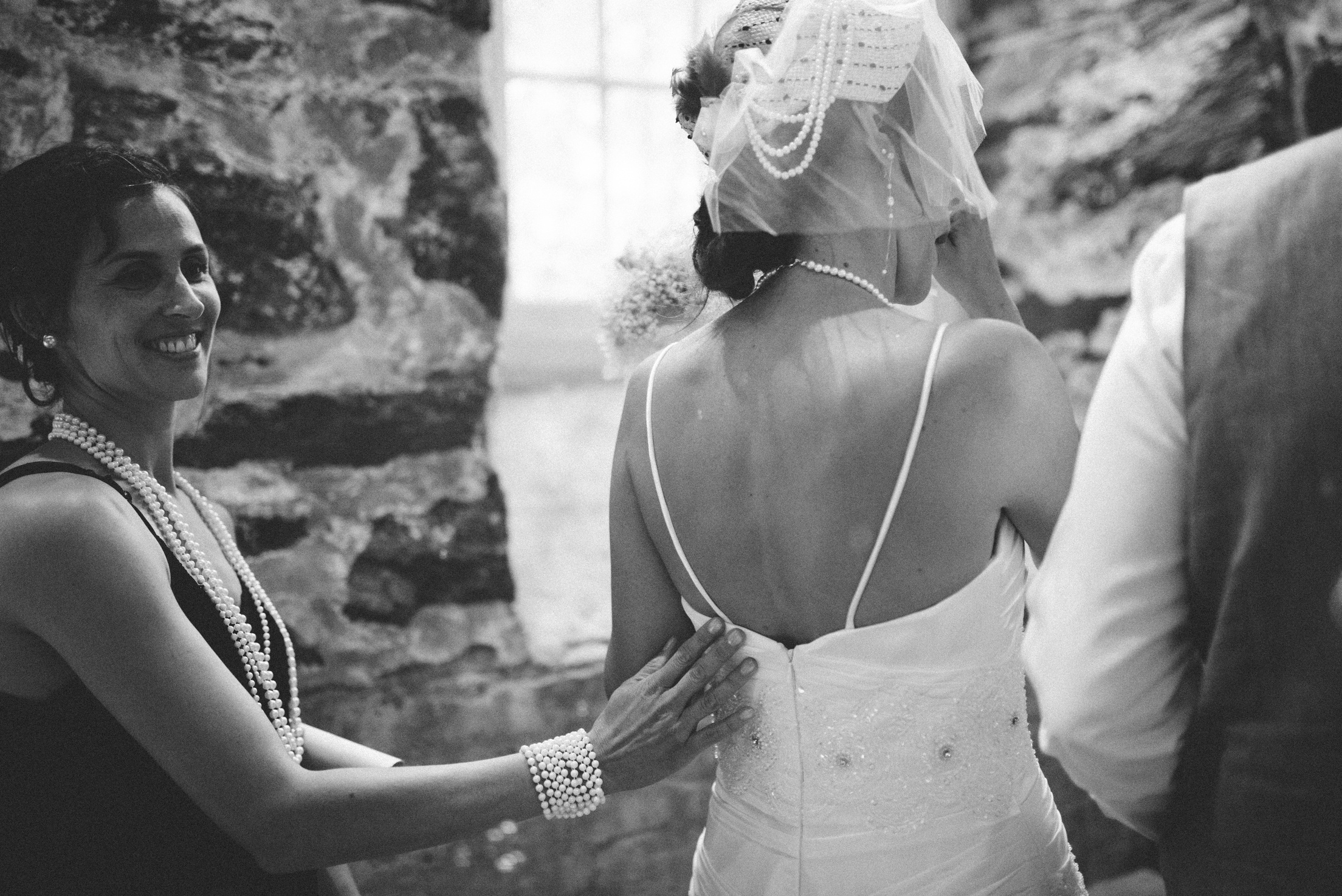 Newlyweds at the Battures, facing the fjord